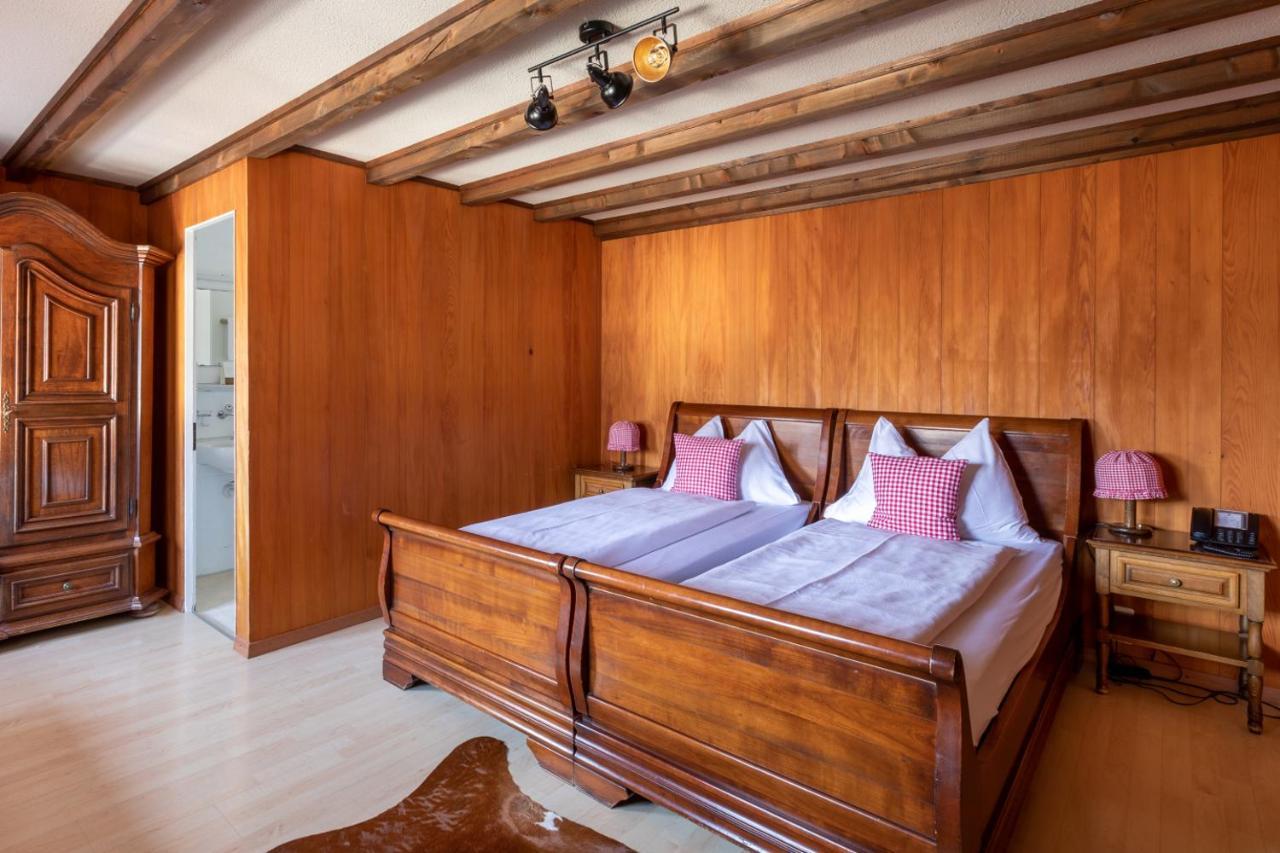 Chalet-hotel - Swiss-chalet Merlischachen