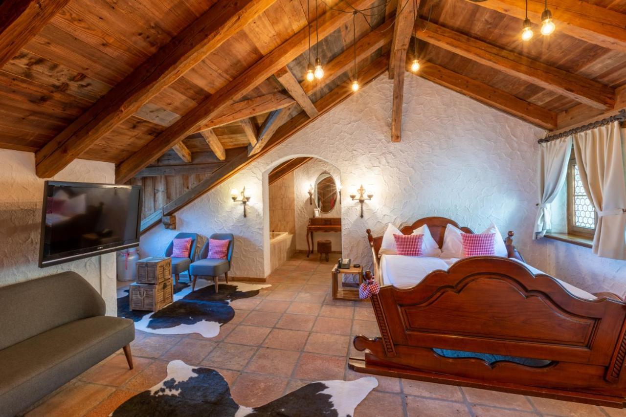 Chalet-hotel - Swiss-chalet Merlischachen Lodge *
