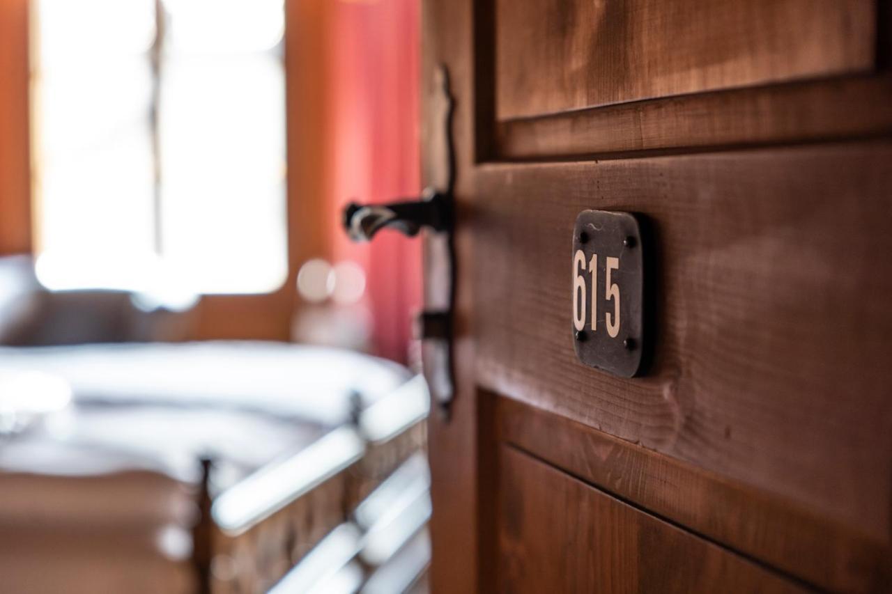 Chalet-hotel - Swiss-chalet Merlischachen
