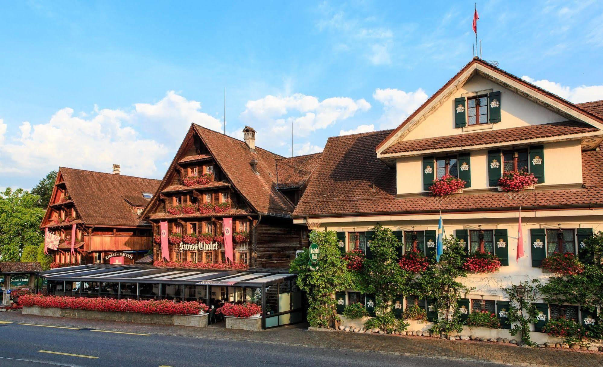 Lodge Chalet-hotel - Swiss-chalet Merlischachen *