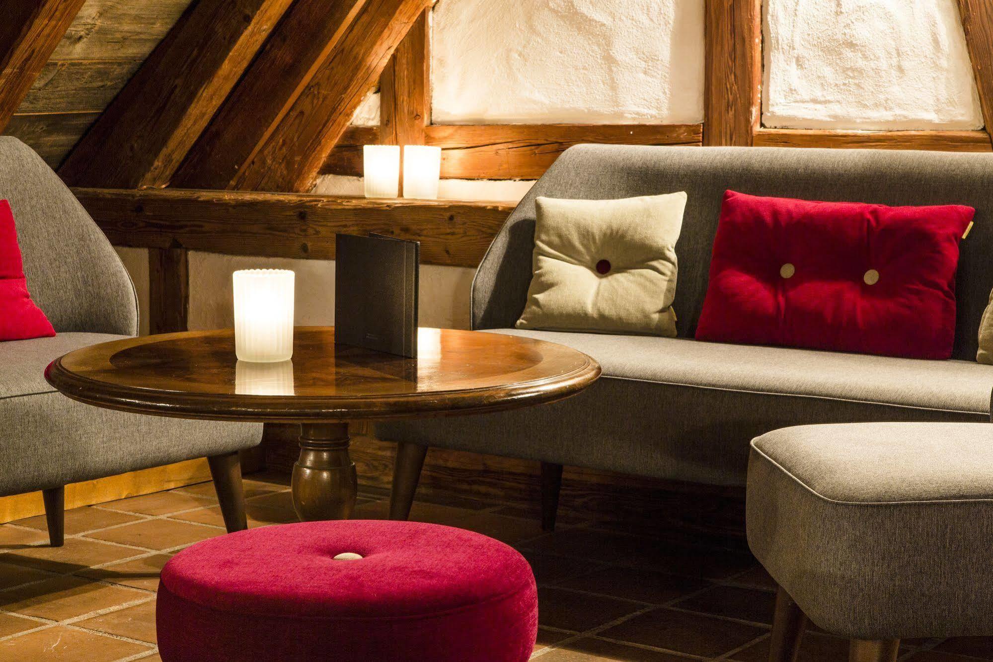 Chalet-hotel - Swiss-chalet Merlischachen *