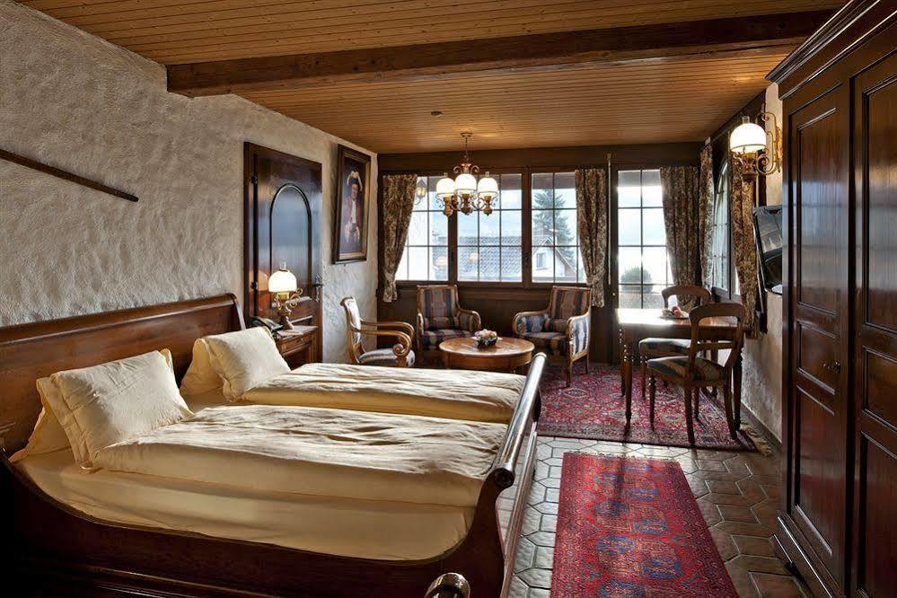 Chalet-hotel - Swiss-chalet Merlischachen *